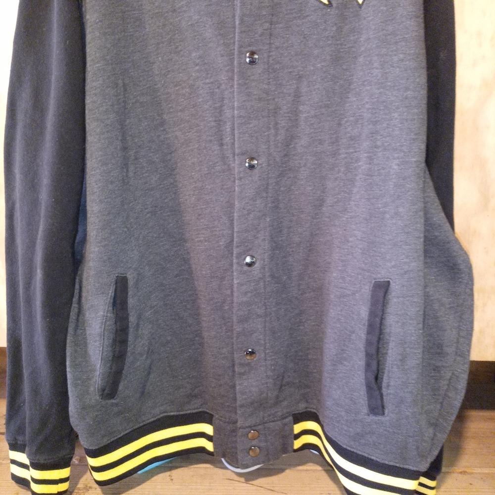 Batman Button Jacket - Picture 4 of 5